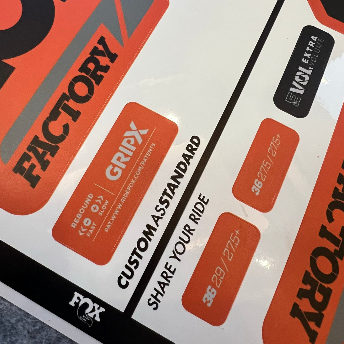 Kit de décalcomanies personnalisé pour fourche FOX 36 FACTORY 2025 | Autocollants VTT imperméables et résistants aux rayures | GRIP X