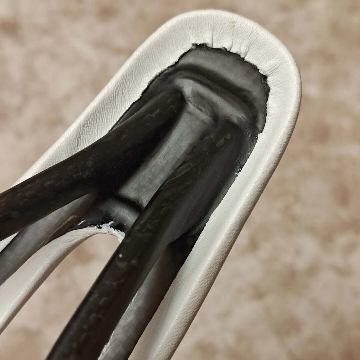 PAVEWAY Ultra-Light Short Nose Carbon Saddle – 85g Full Carbon Racing Saddle Inspired by Lupina Style
